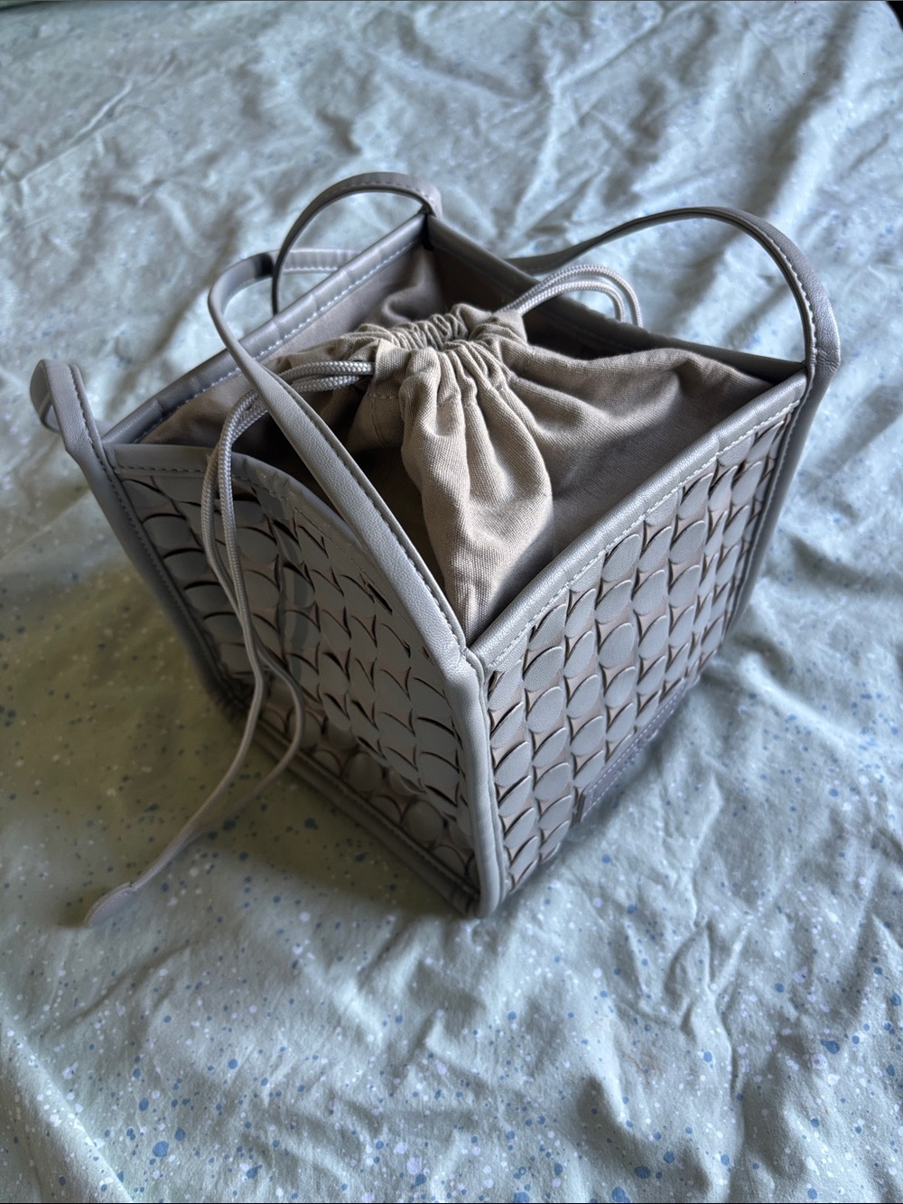 KWANI Woven Cube Drawstring Bag